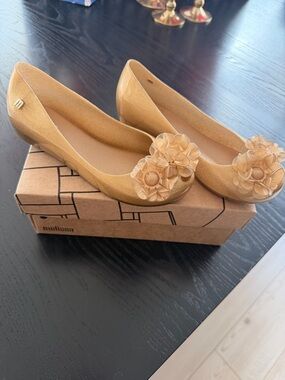 Mini melissa Gold Jelly Ballet Flats with Floral Accent